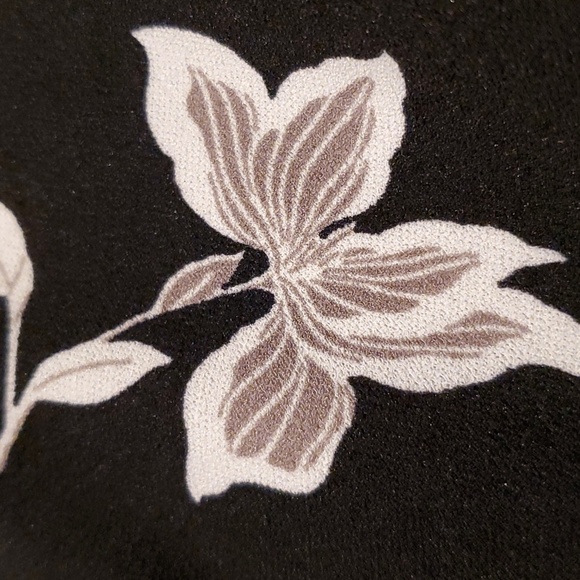 Ann Taylor floral shirt - Picture 7 of 7